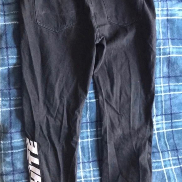 Off-White - Picture 4 of 7